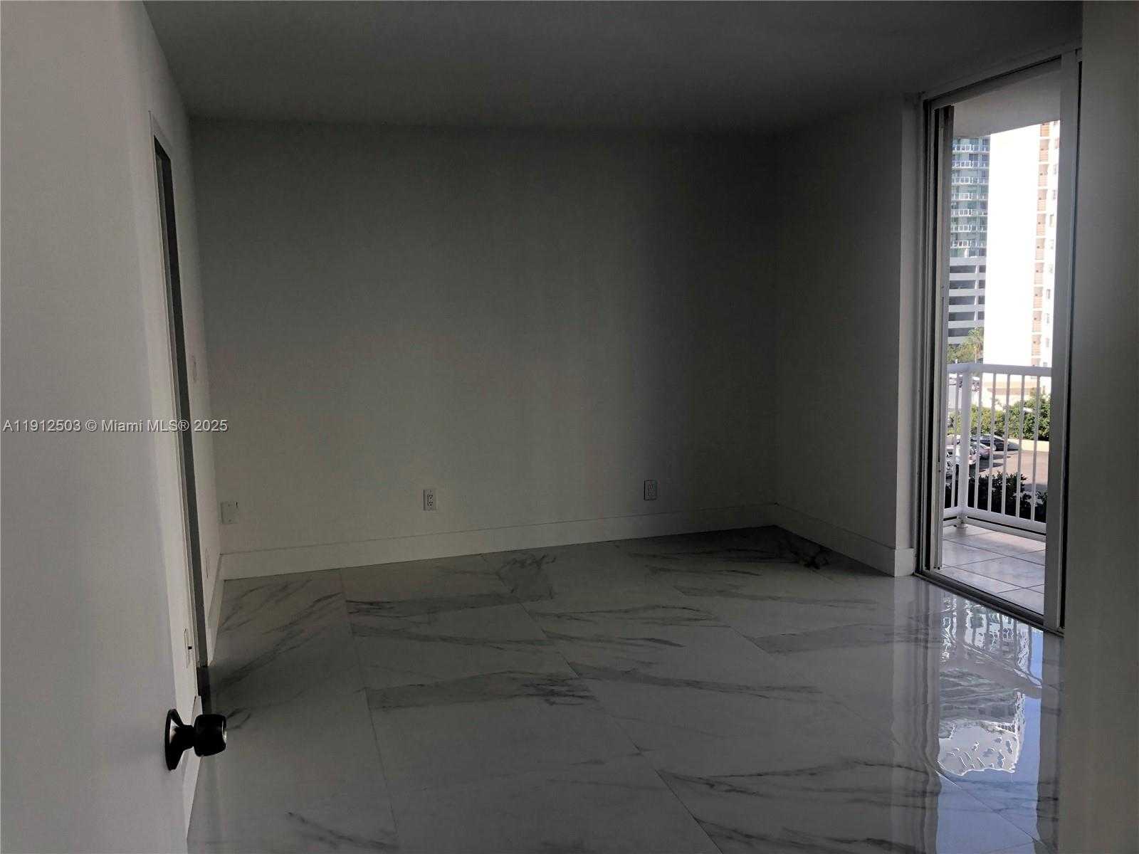 Small Image of 1440 BRICKELL BAY DR #709, Miami Number 8