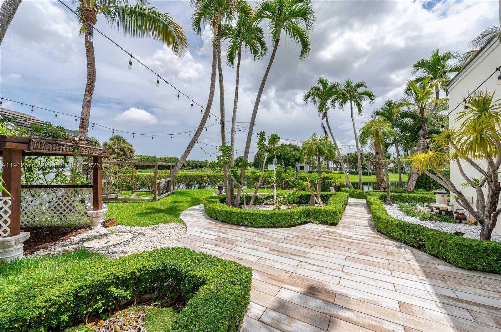 Small Image of 9870 NORTH WEST 47TH TER, Doral Number 12