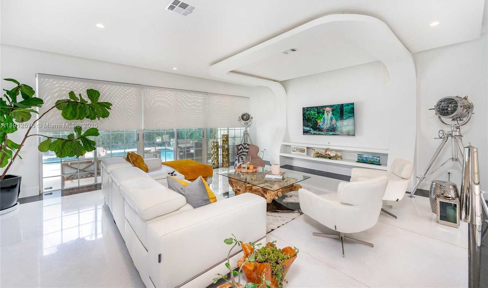 Small Image of 9870 NORTH WEST 47TH TER, Doral Number 14