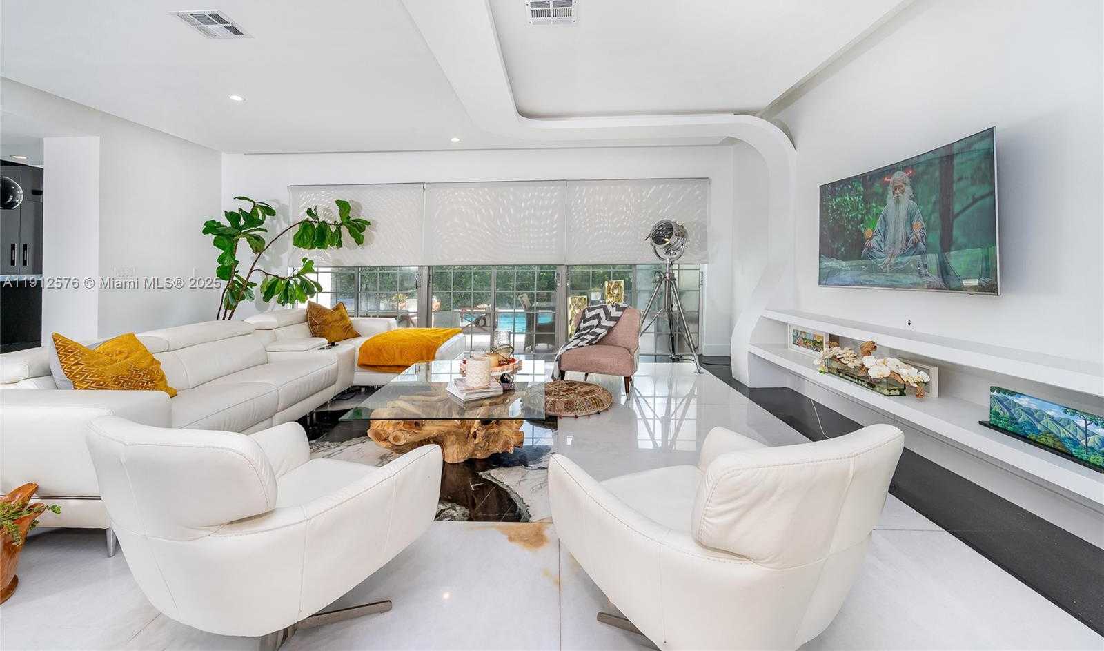 Small Image of 9870 NORTH WEST 47TH TER, Doral Number 15