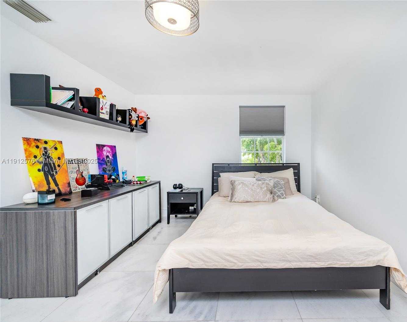 Small Image of 9870 NORTH WEST 47TH TER, Doral Number 36