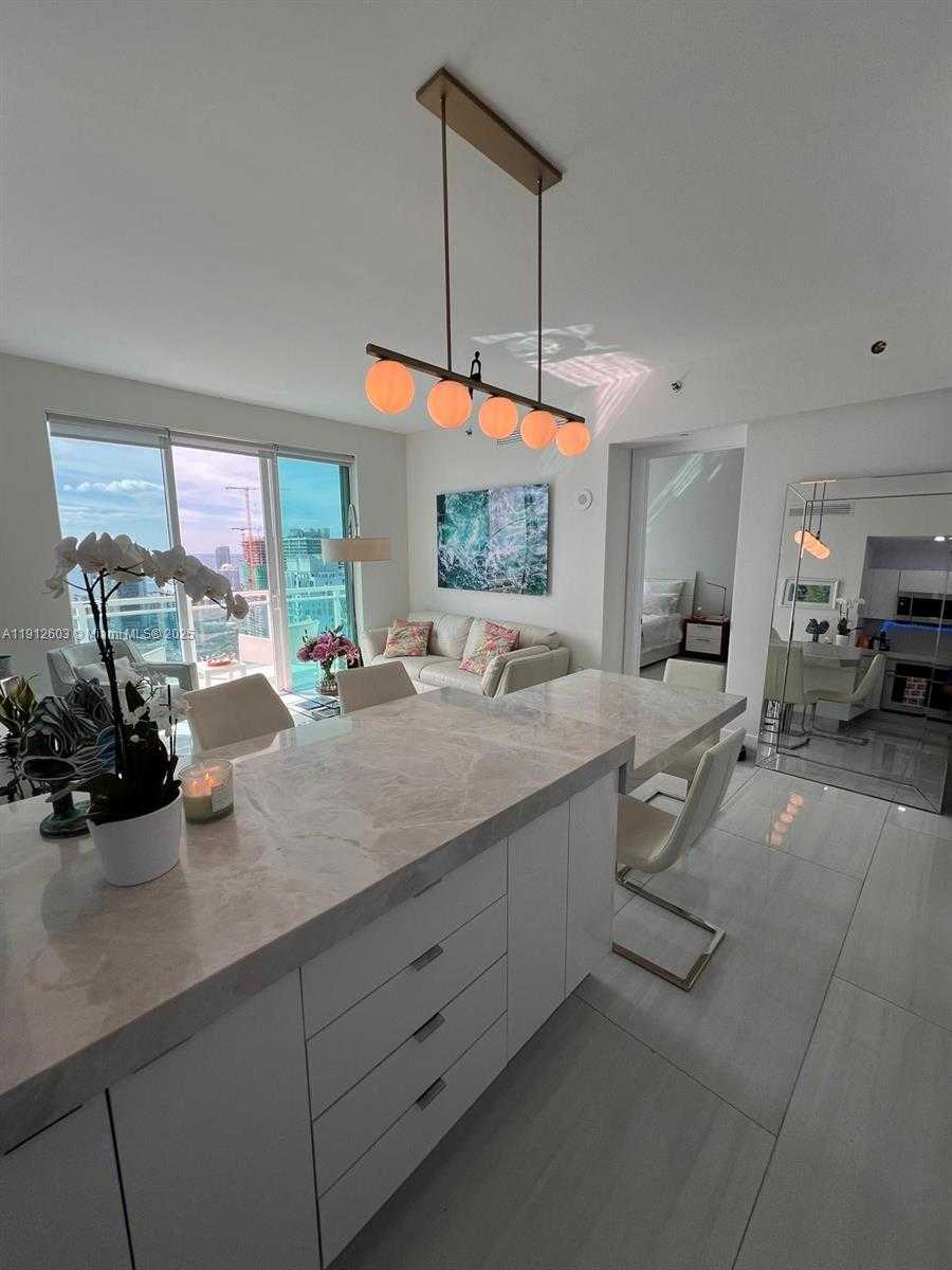 Small Image of 950 BRICKELL BAY DR #5307, Miami Number 1