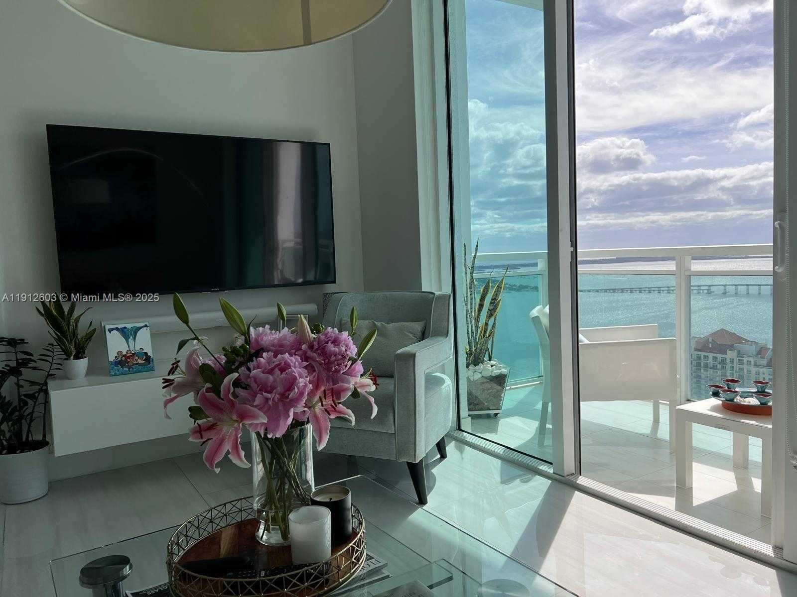 Small Image of 950 BRICKELL BAY DR #5307, Miami Number 3