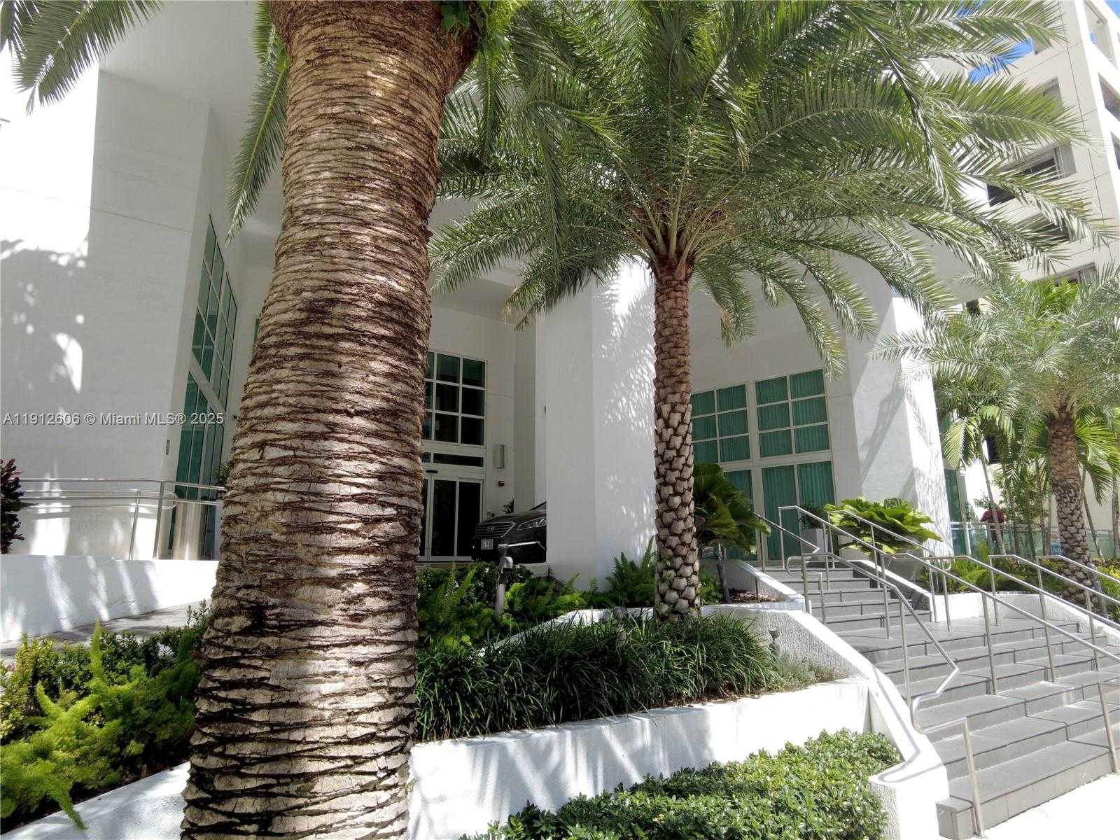 Small Image of 950 BRICKELL BAY DR #5404, Miami Number 1