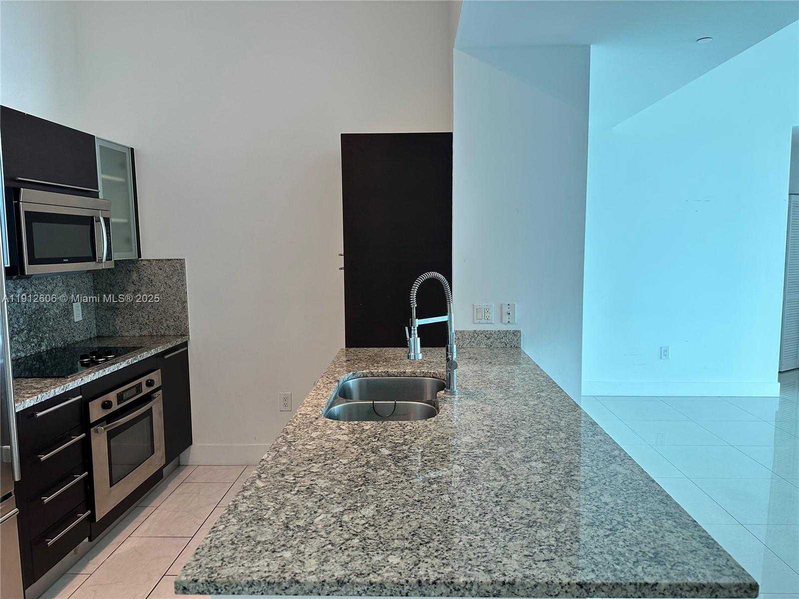 Small Image of 950 BRICKELL BAY DR #5404, Miami Number 14