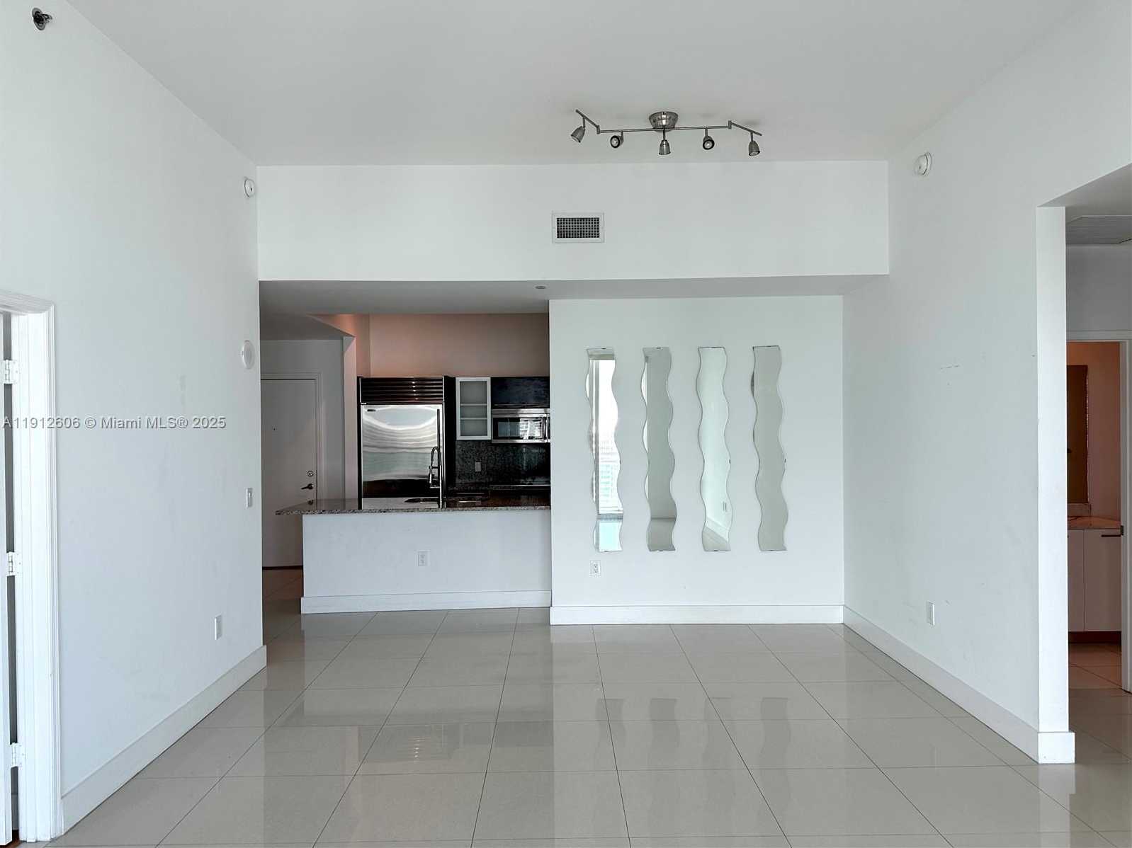 Small Image of 950 BRICKELL BAY DR #5404, Miami Number 16