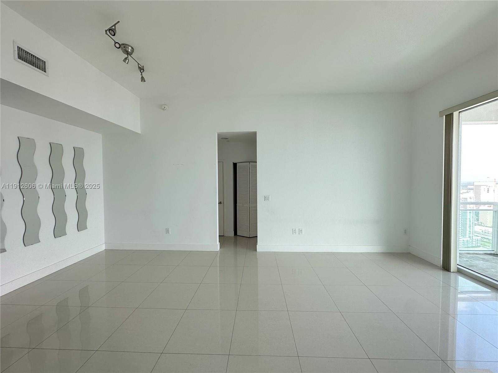 Small Image of 950 BRICKELL BAY DR #5404, Miami Number 18