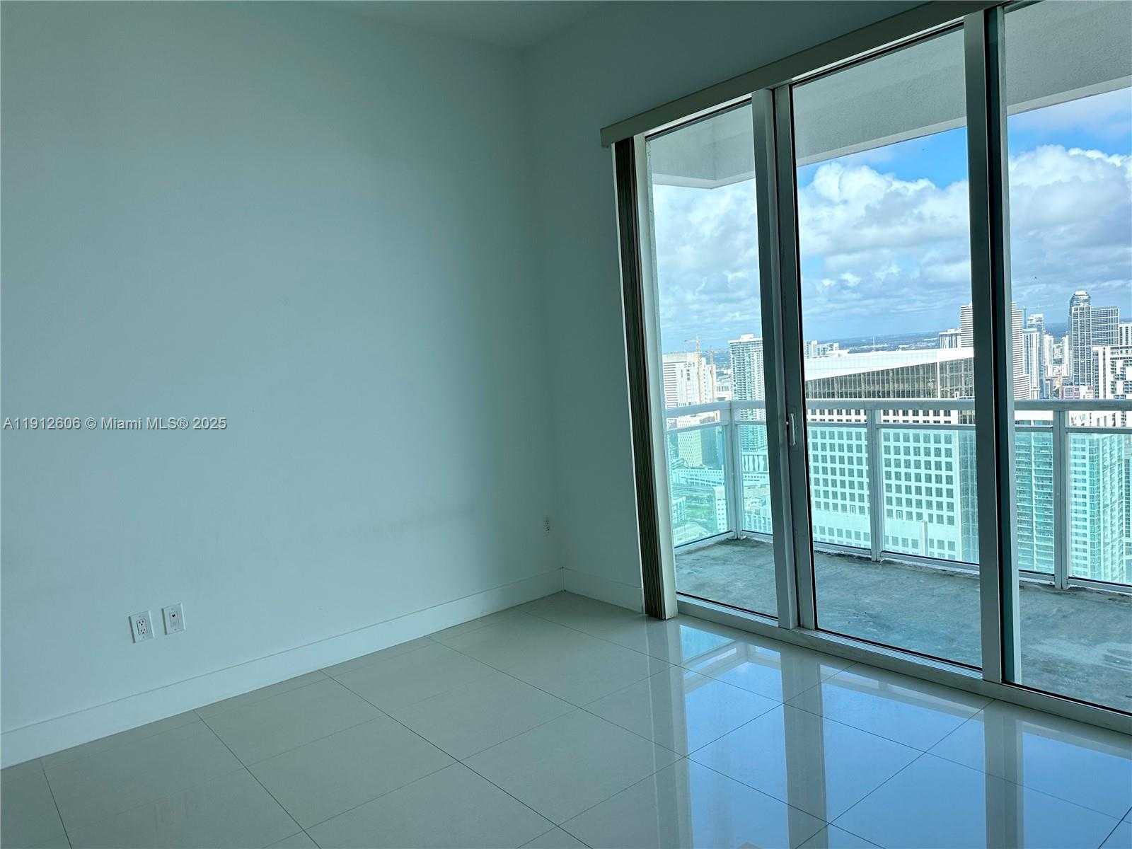 Small Image of 950 BRICKELL BAY DR #5404, Miami Number 21