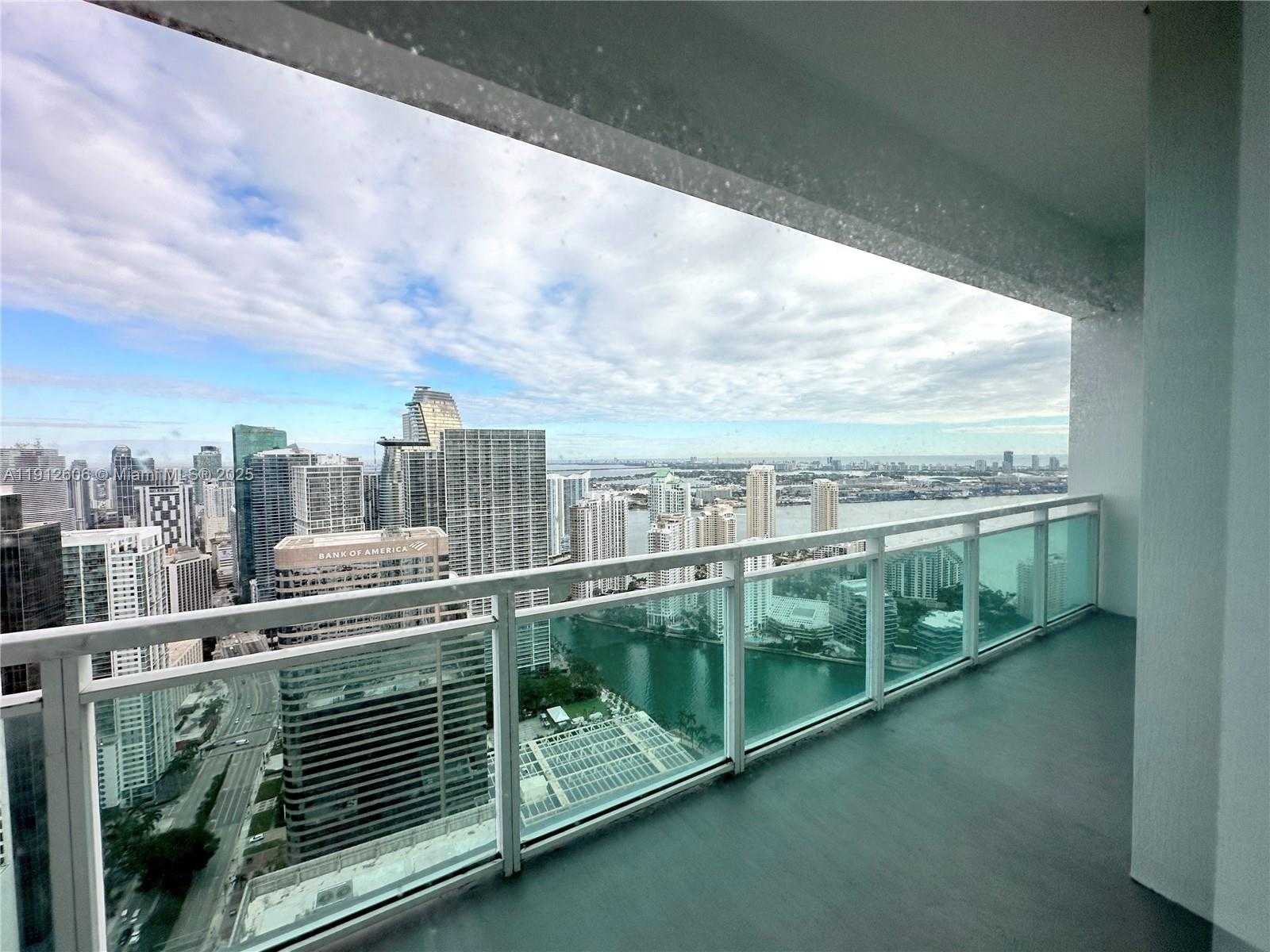 Small Image of 950 BRICKELL BAY DR #5404, Miami Number 40