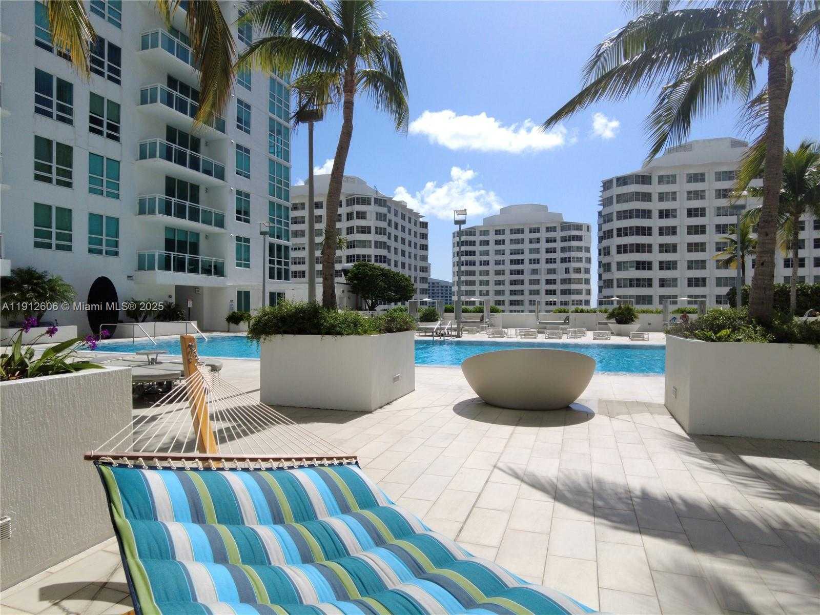 Small Image of 950 BRICKELL BAY DR #5404, Miami Number 8