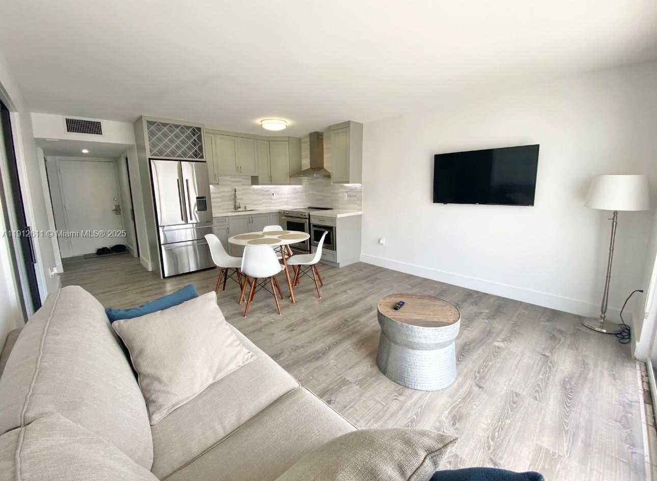 Small Image of 401 OCEAN DR #910, Miami Beach Number 6