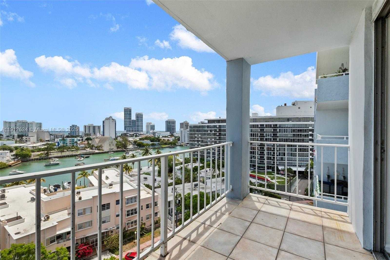 Small Image of 6900 BAY DR #10I, Miami Beach Number 18