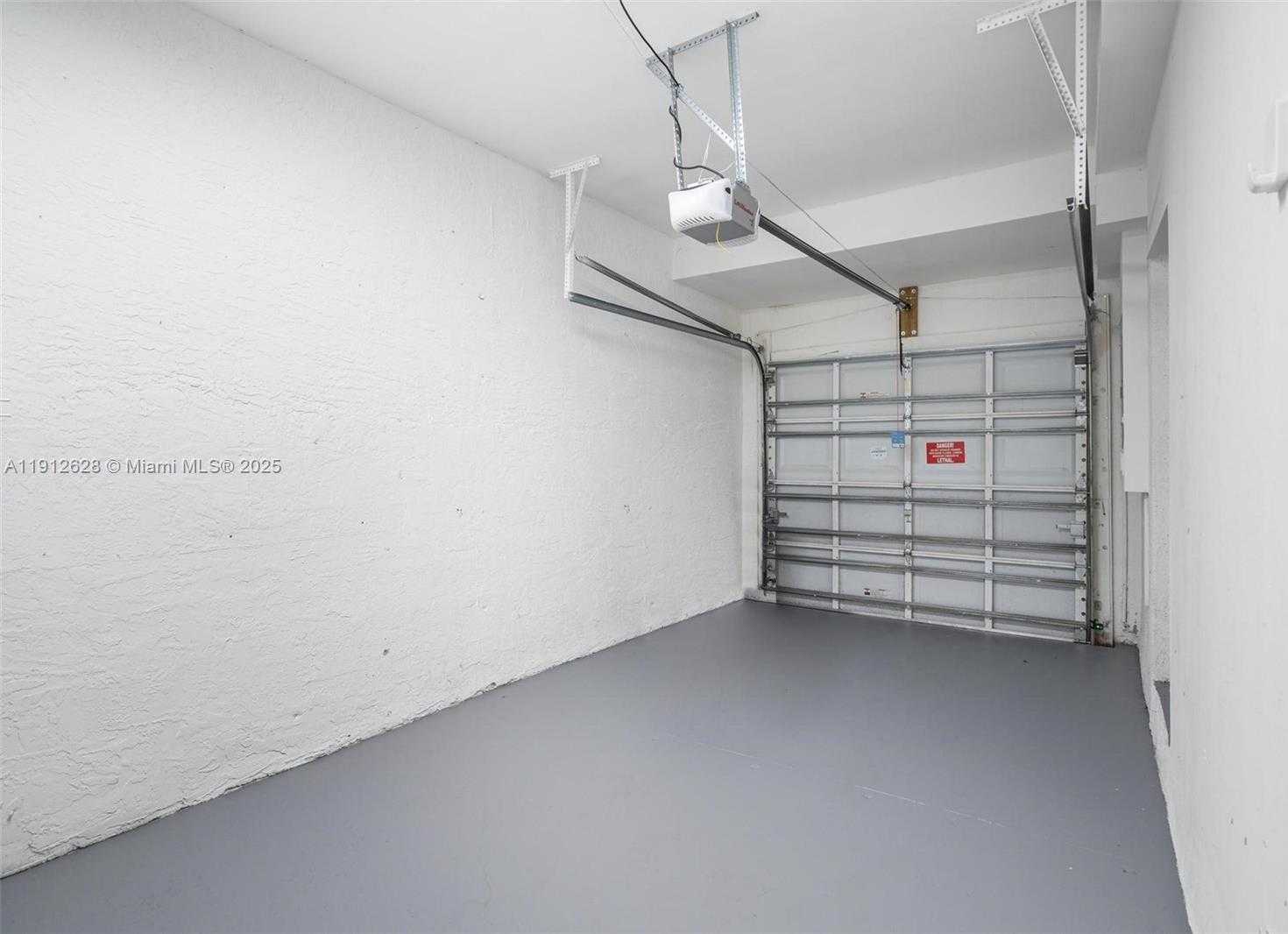 Small Image of 8658 SOUTH WEST 159TH CT, Miami Number 10