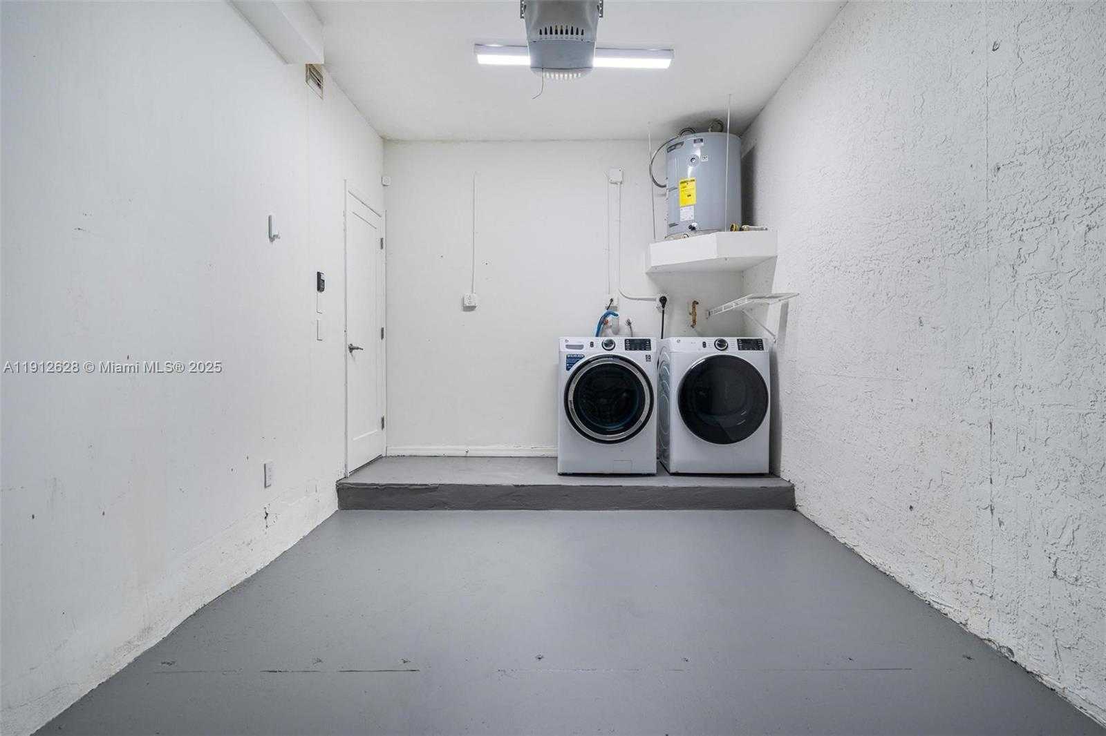 Small Image of 8658 SOUTH WEST 159TH CT, Miami Number 11