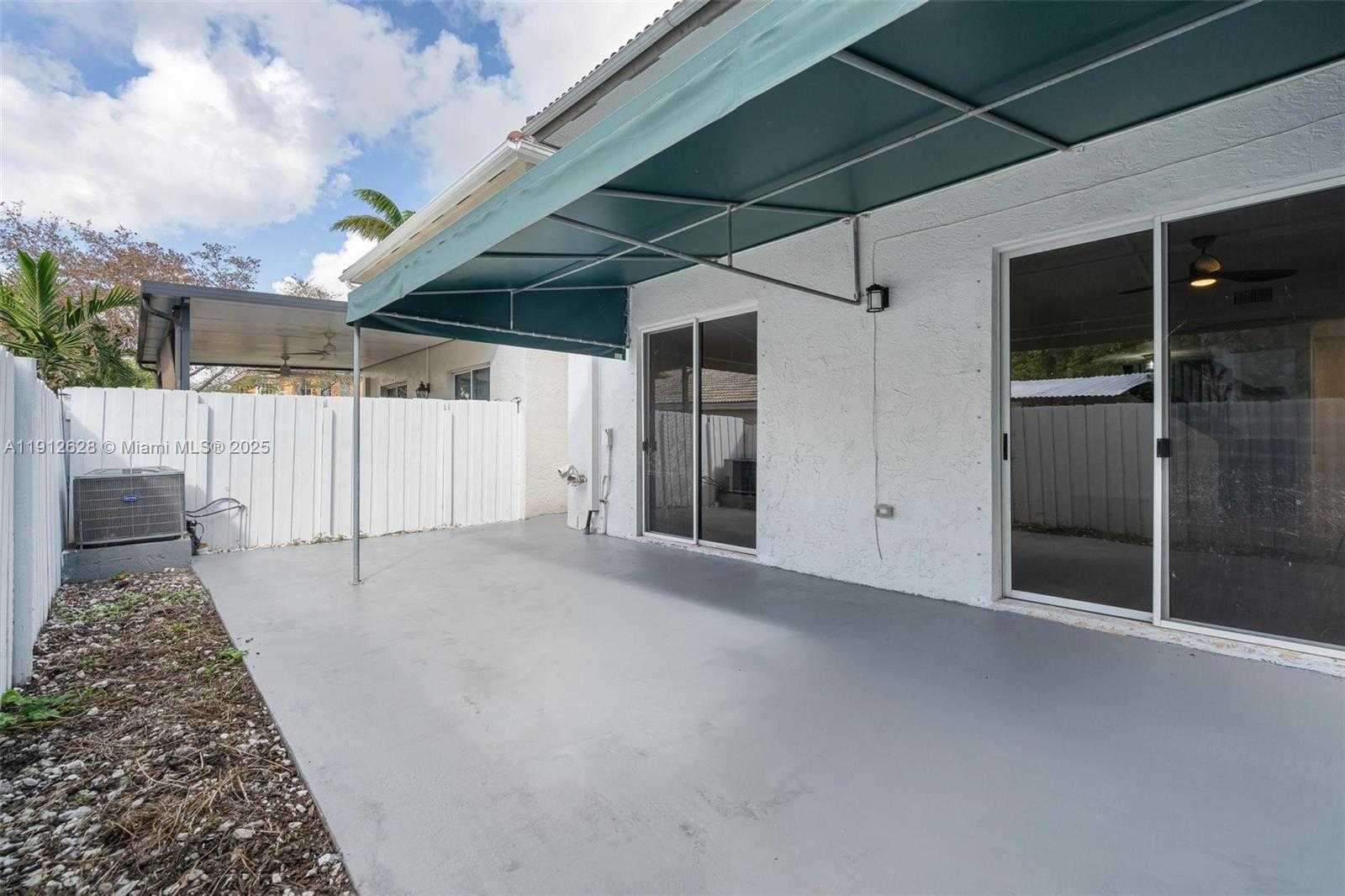 Small Image of 8658 SOUTH WEST 159TH CT, Miami Number 16