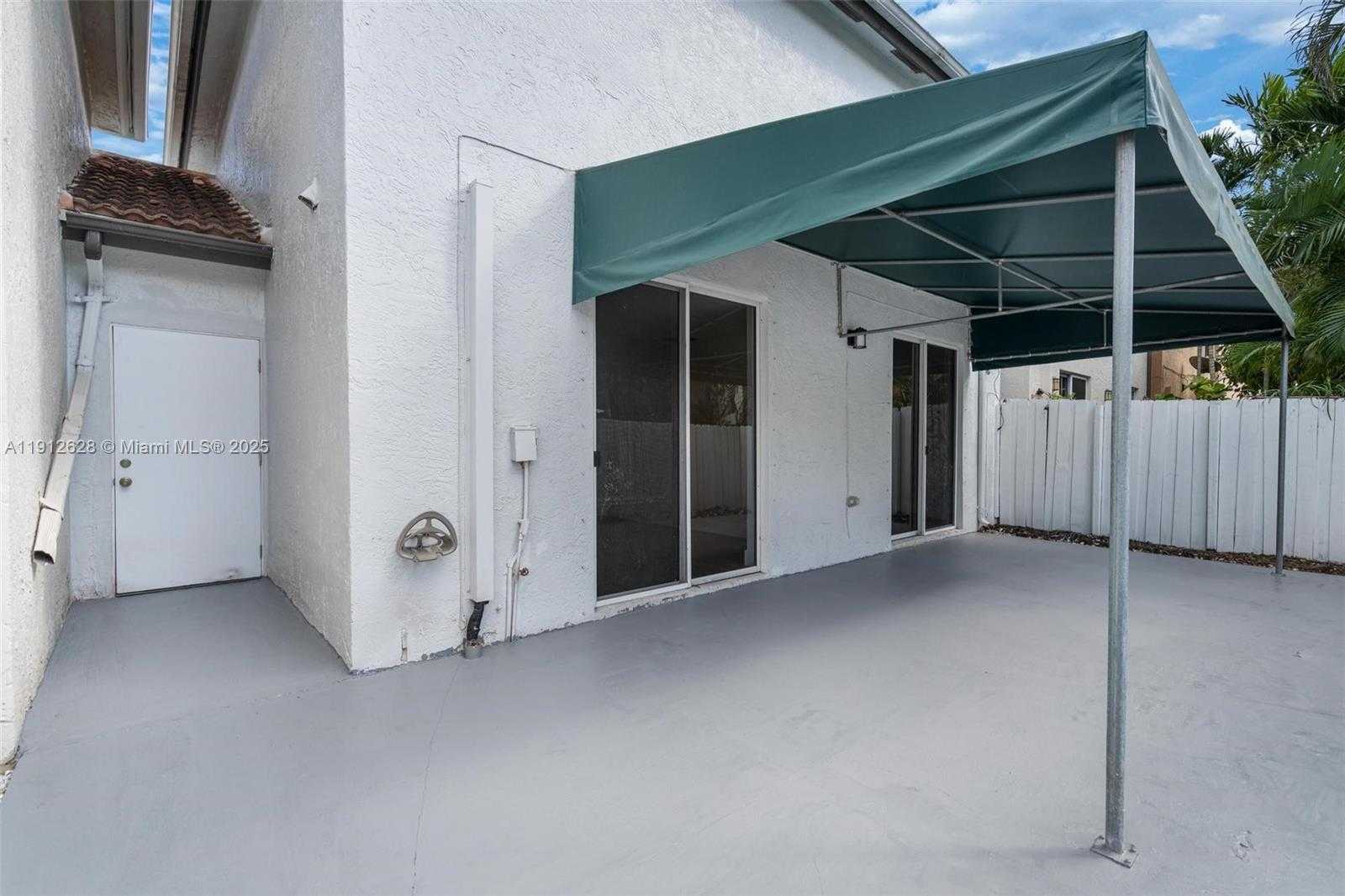 Small Image of 8658 SOUTH WEST 159TH CT, Miami Number 17