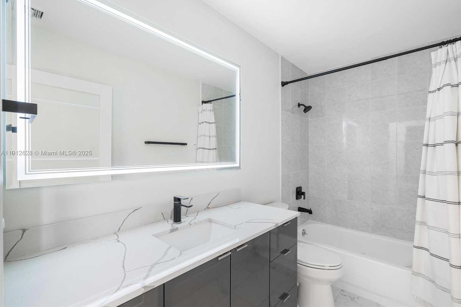 Small Image of 8658 SOUTH WEST 159TH CT, Miami Number 21