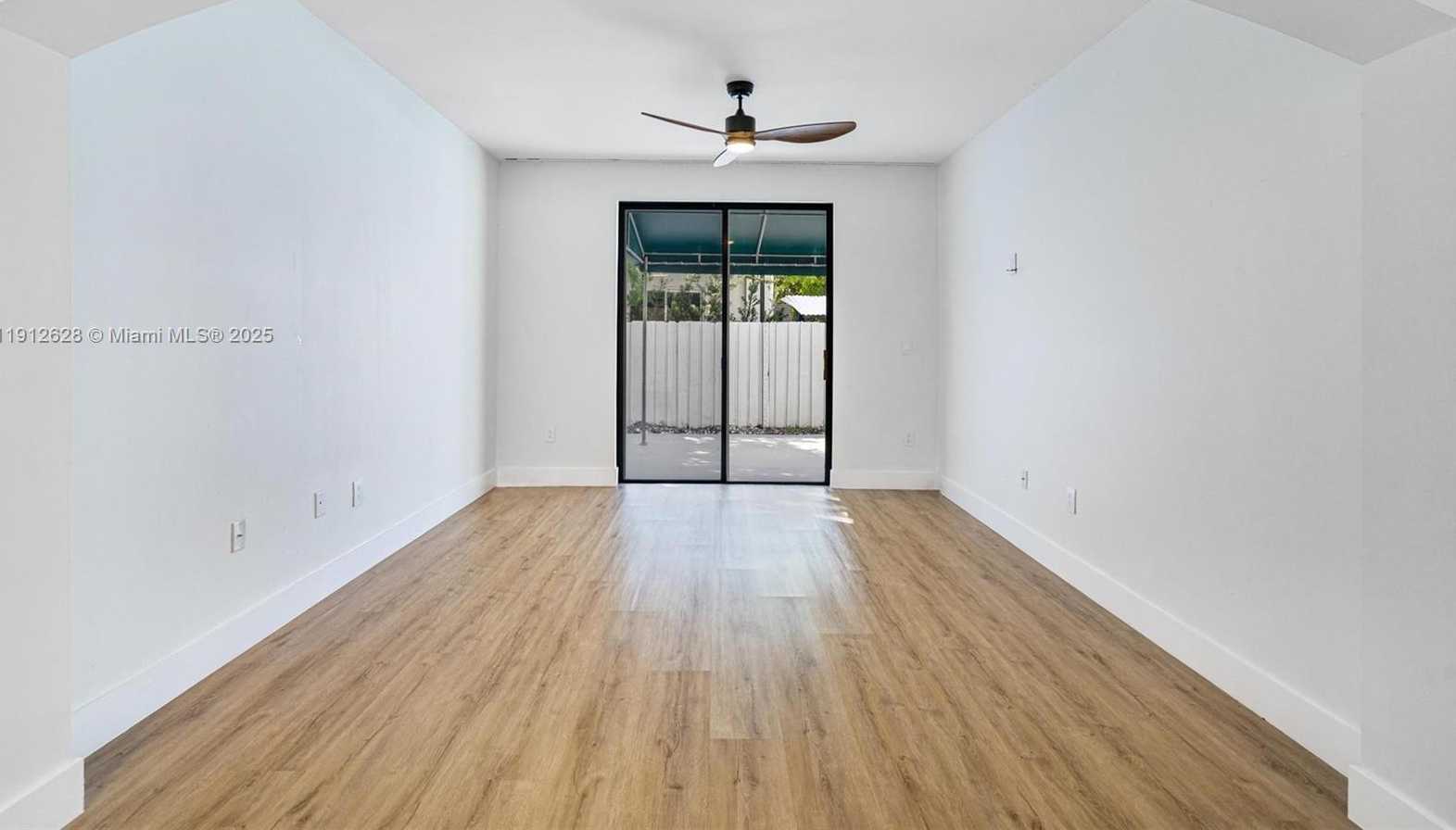 Small Image of 8658 SOUTH WEST 159TH CT, Miami Number 4
