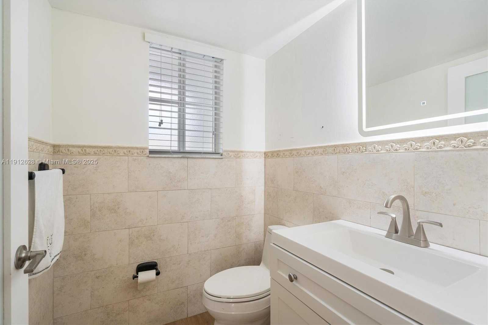 Small Image of 8658 SOUTH WEST 159TH CT, Miami Number 7