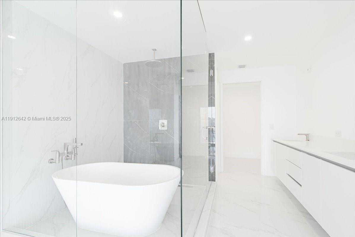 Small Image of 700 NORTH EAST 24TH STREET #5604, Miami Number 11