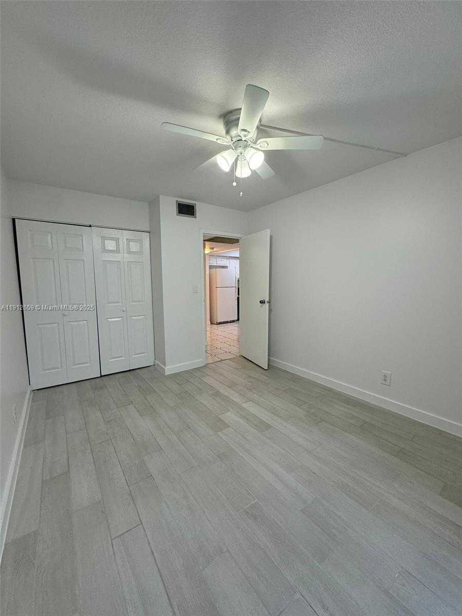 Small Image of 851 THREE ISLANDS BLVD #509, Hallandale Beach Number 10