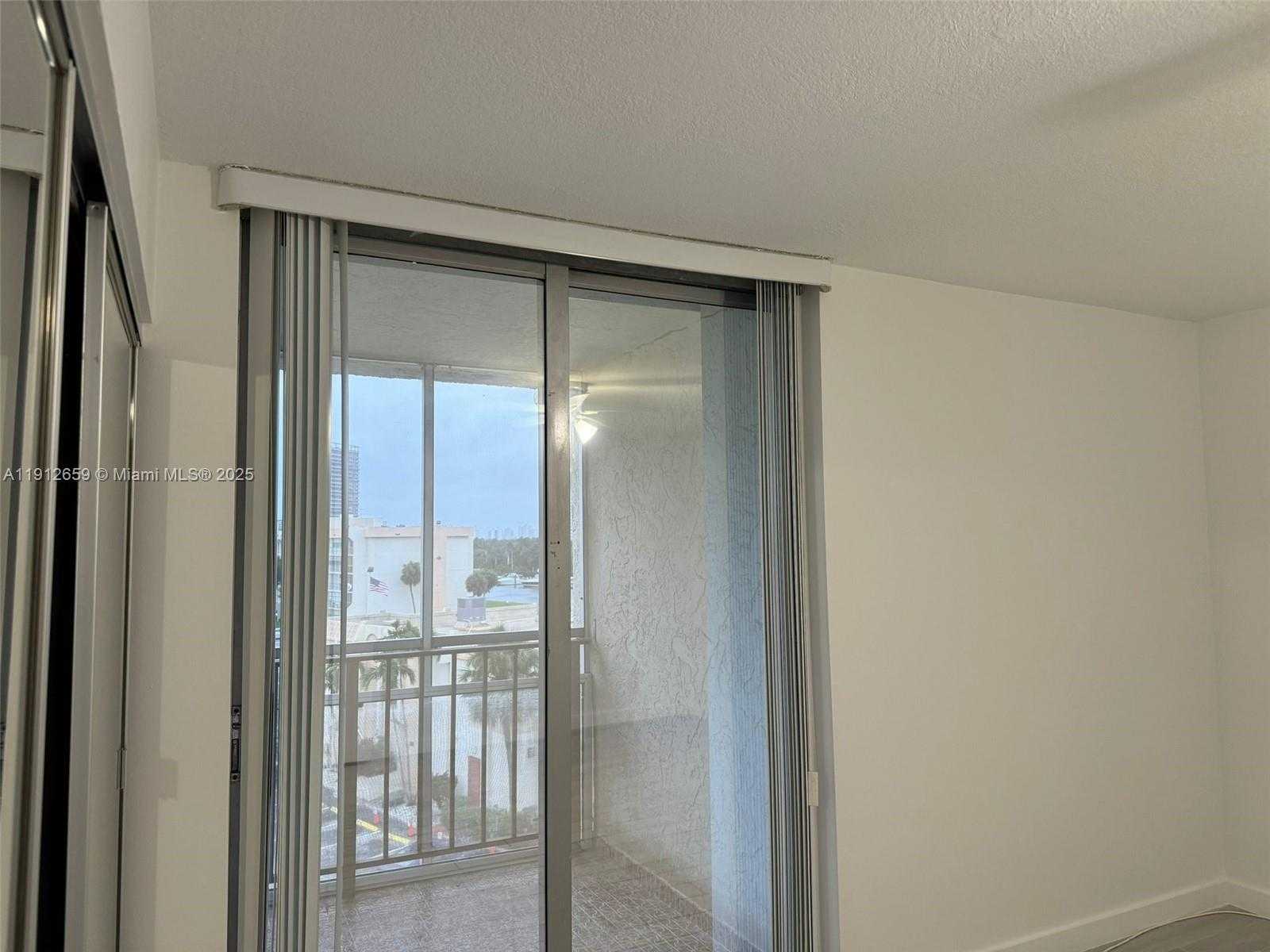 Small Image of 851 THREE ISLANDS BLVD #509, Hallandale Beach Number 25