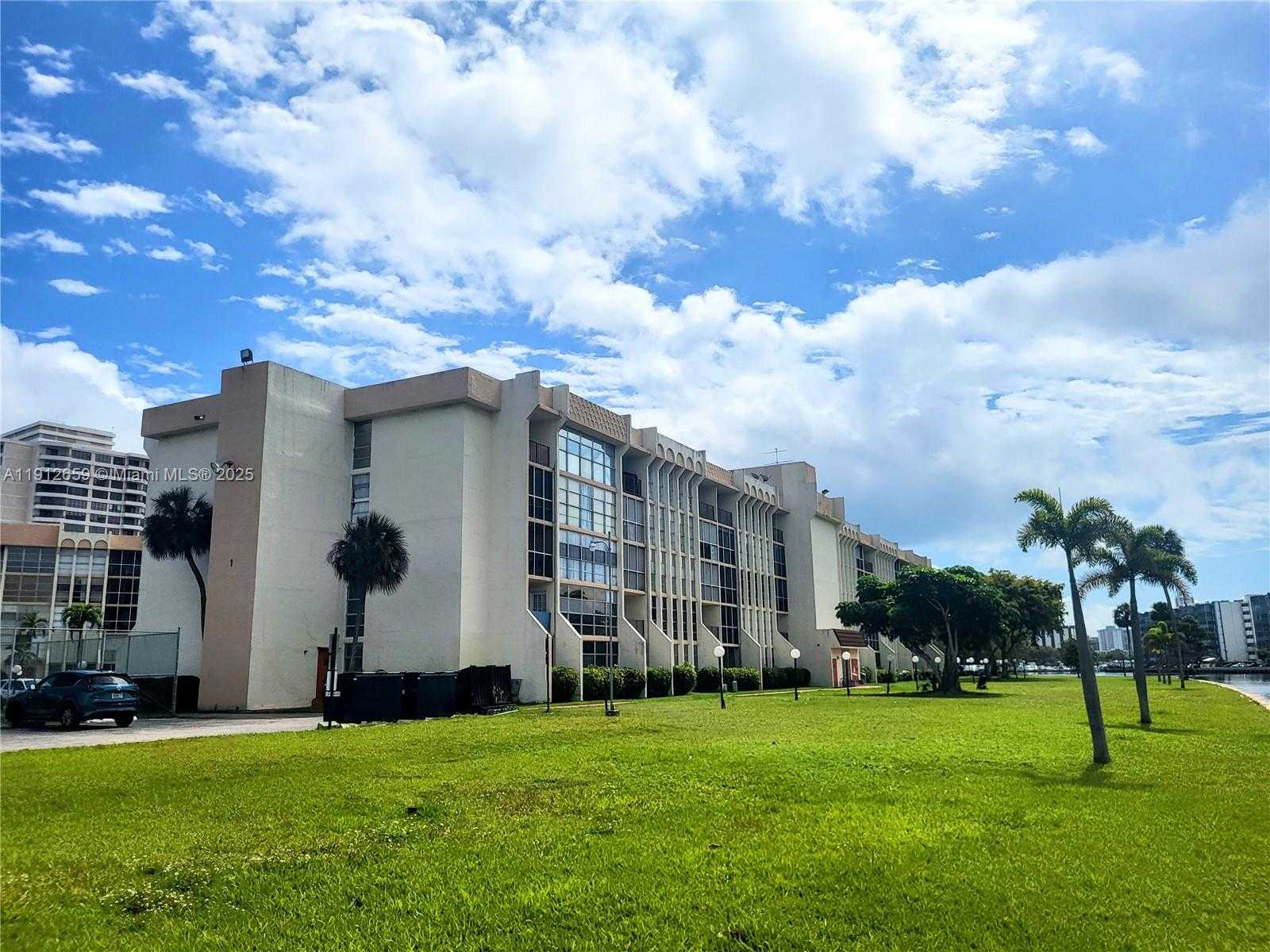 Small Image of 851 THREE ISLANDS BLVD #509, Hallandale Beach Number 31