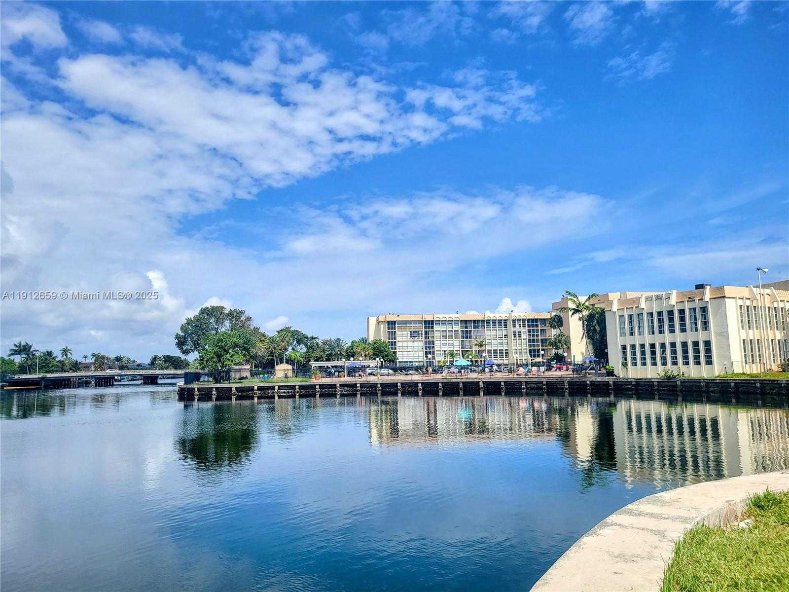 Small Image of 851 THREE ISLANDS BLVD #509, Hallandale Beach Number 32