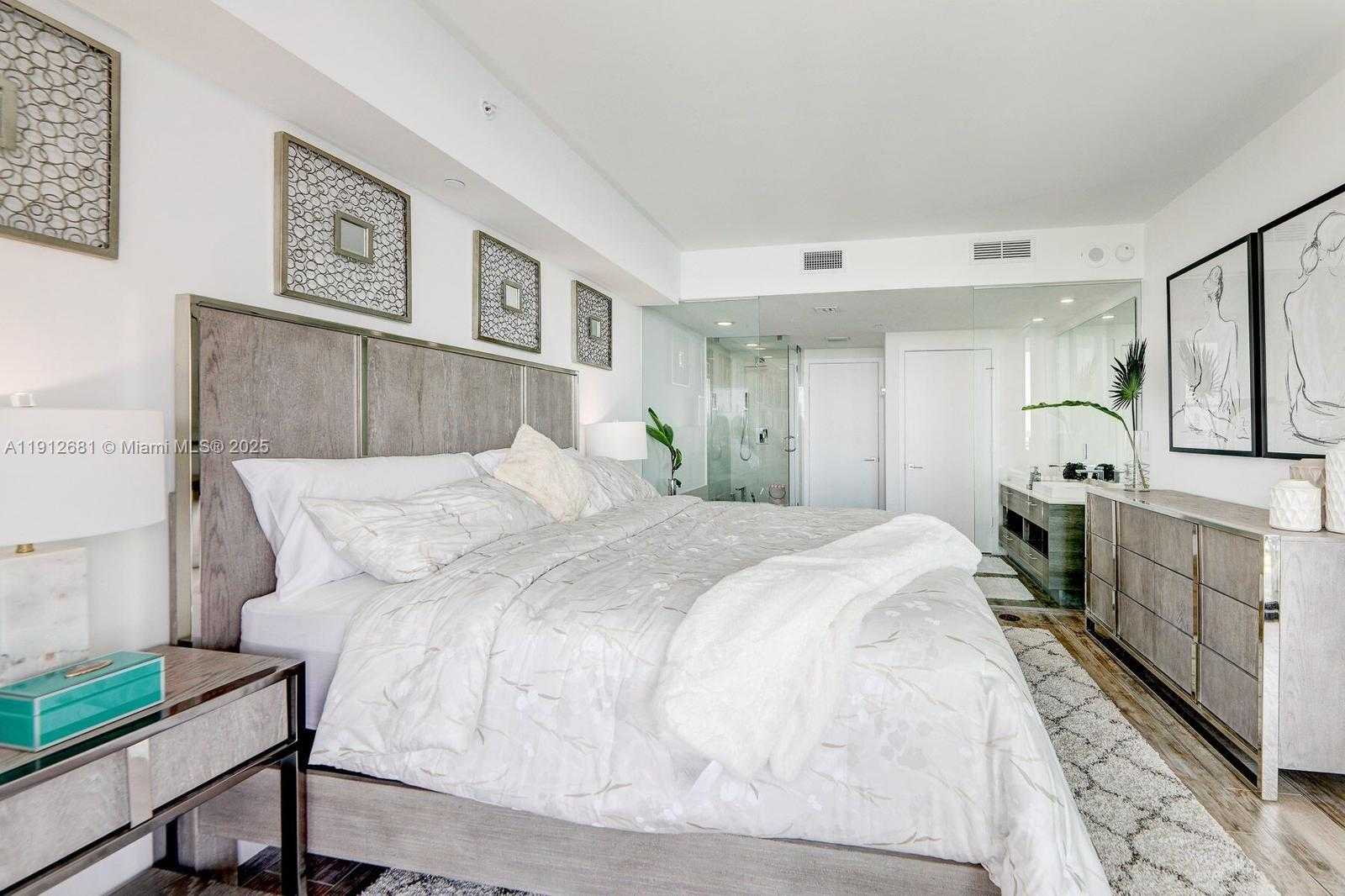 Small Image of 650 NORTH EAST 32ND ST #1002, Miami Number 27