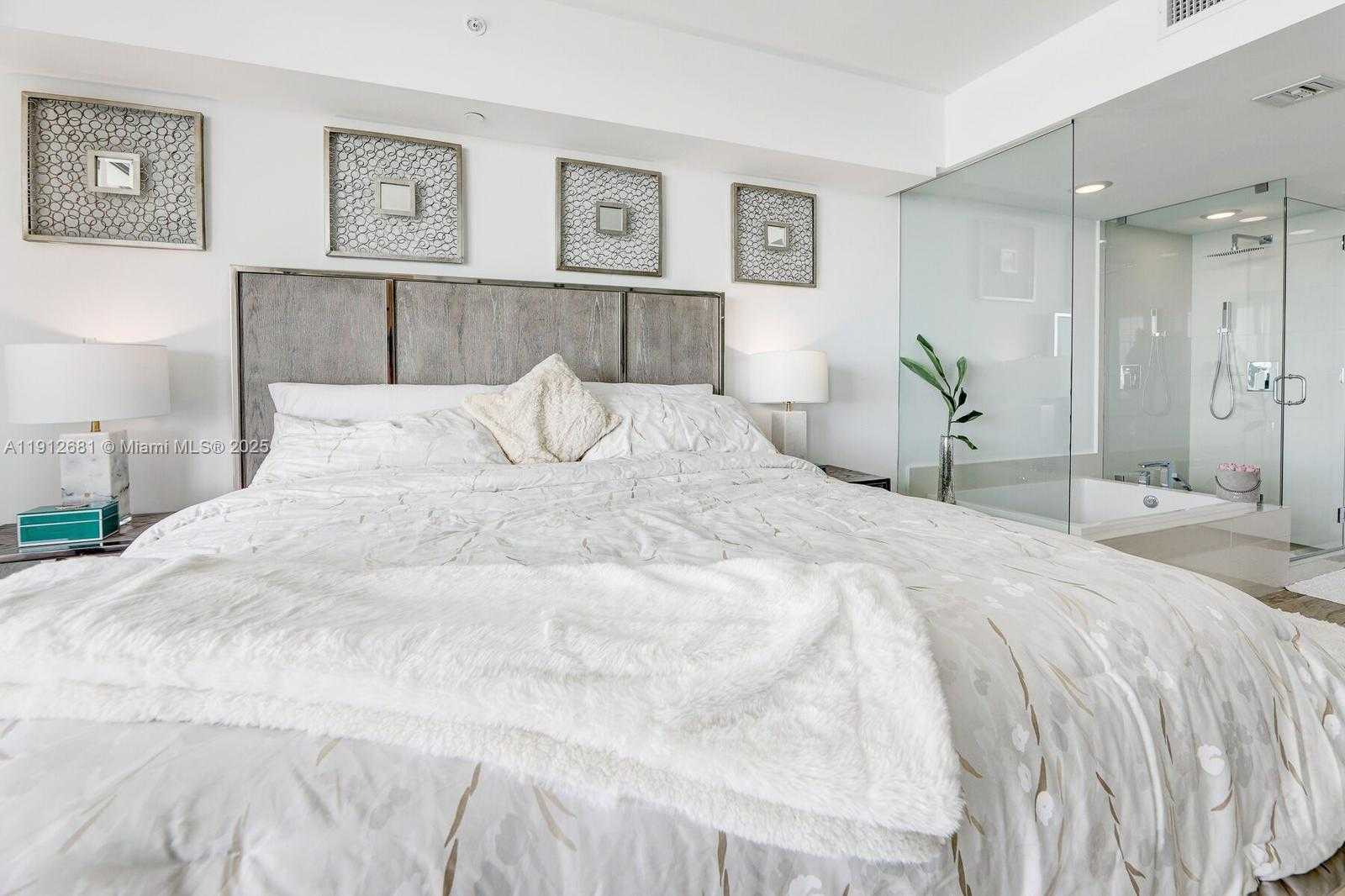 Small Image of 650 NORTH EAST 32ND ST #1002, Miami Number 28