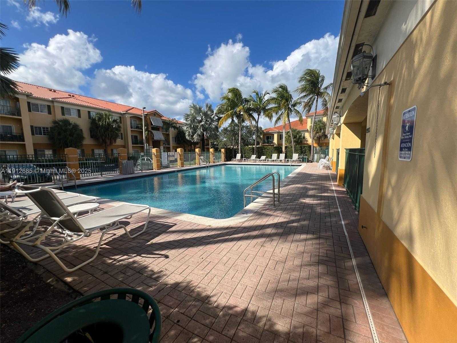 Small Image of 7340 NORTH WEST 114TH AVE #204, Doral Number 3