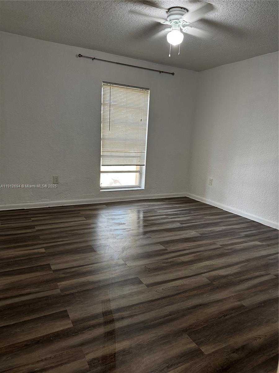 Small Image of 1330 WEST 54TH ST #205C, Hialeah Number 7