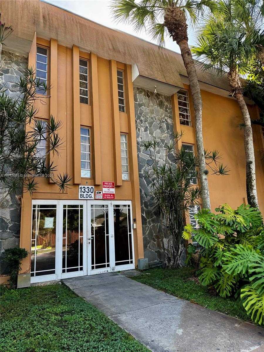 Small Image of 1330 WEST 54TH ST #205C, Hialeah Number 8