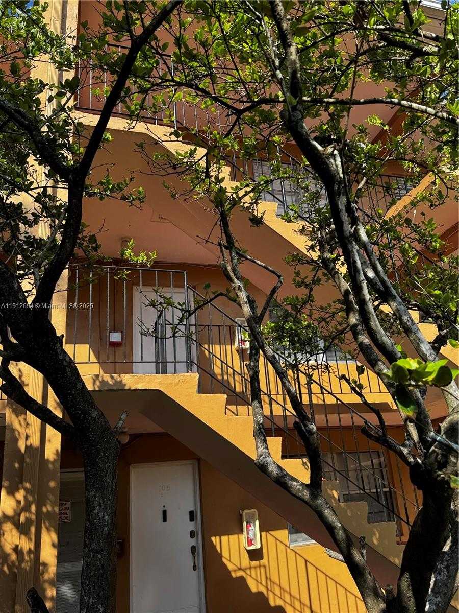 Small Image of 1330 WEST 54TH ST #205C, Hialeah Number 9