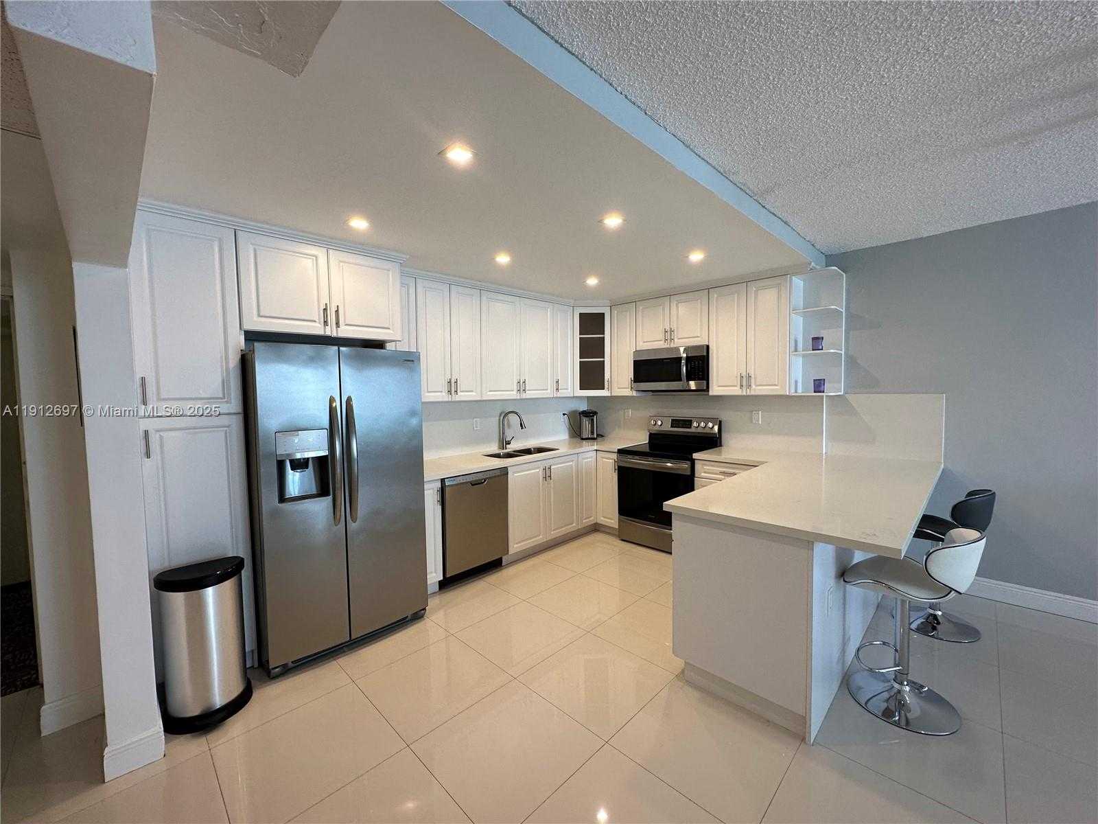 Small Image of 19380 COLLINS AVE #502, Sunny Isles Beach Number 2