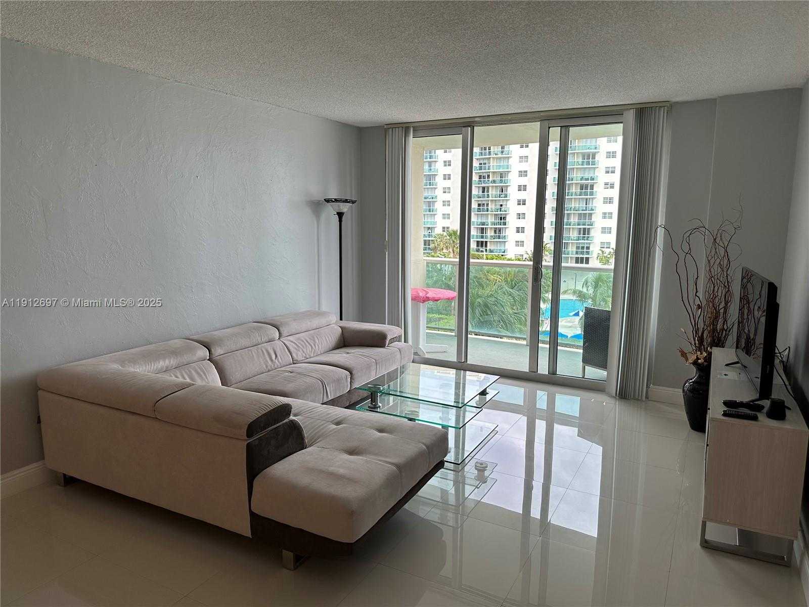 Small Image of 19380 COLLINS AVE #502, Sunny Isles Beach Number 4
