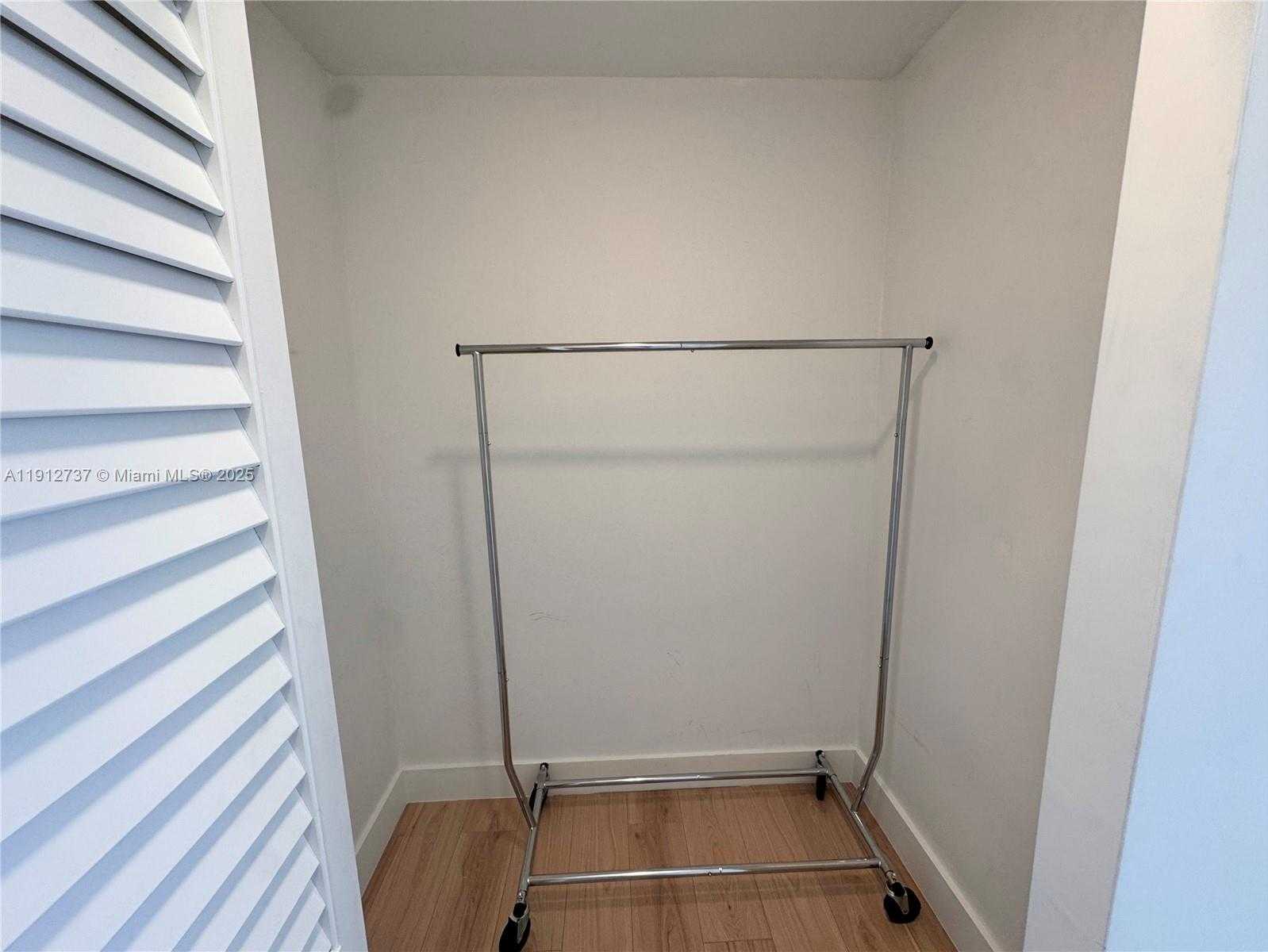 Small Image of 2899 COLLINS AVE #1212, Miami Beach Number 16