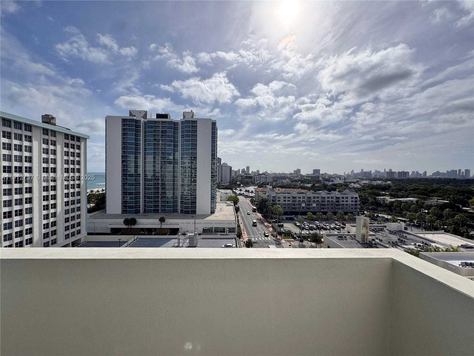 Small Image of 2899 COLLINS AVE #1212, Miami Beach Number 6