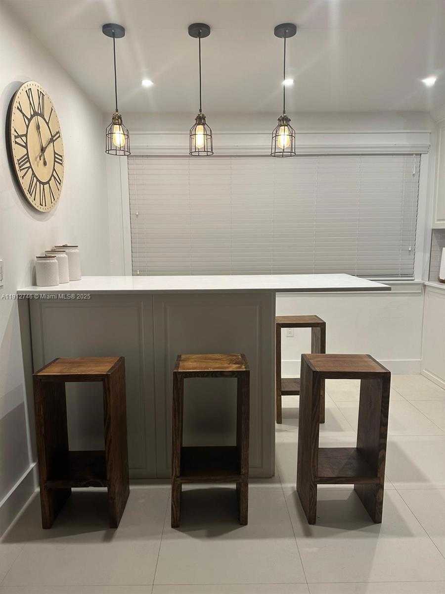 Small Image of 10040 NORTH WEST 9TH ST CIR #202, Miami Number 1