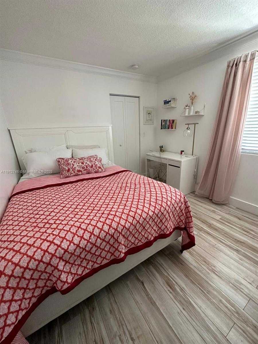 Small Image of 10040 NORTH WEST 9TH ST CIR #202, Miami Number 11