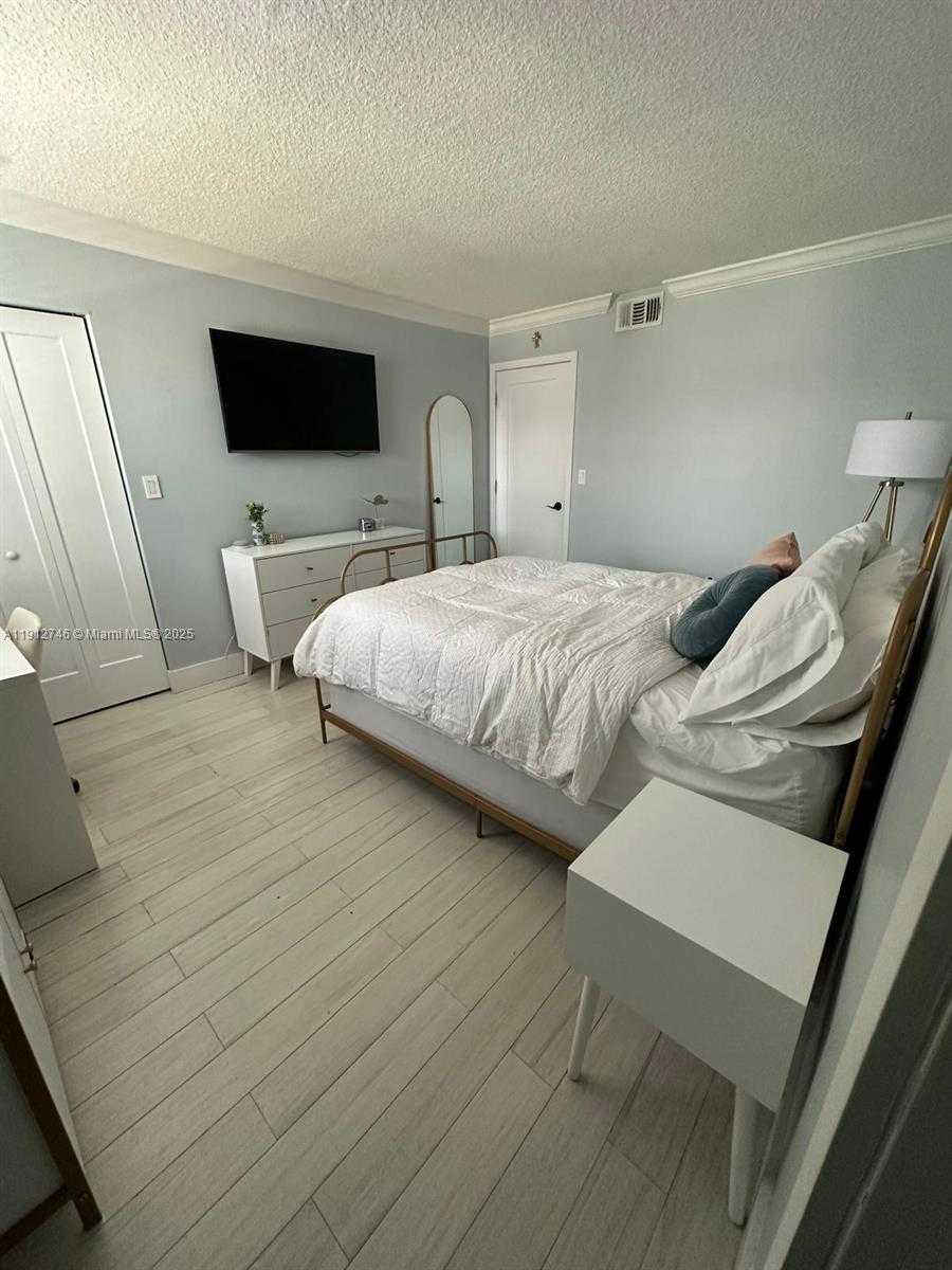 Small Image of 10040 NORTH WEST 9TH ST CIR #202, Miami Number 13