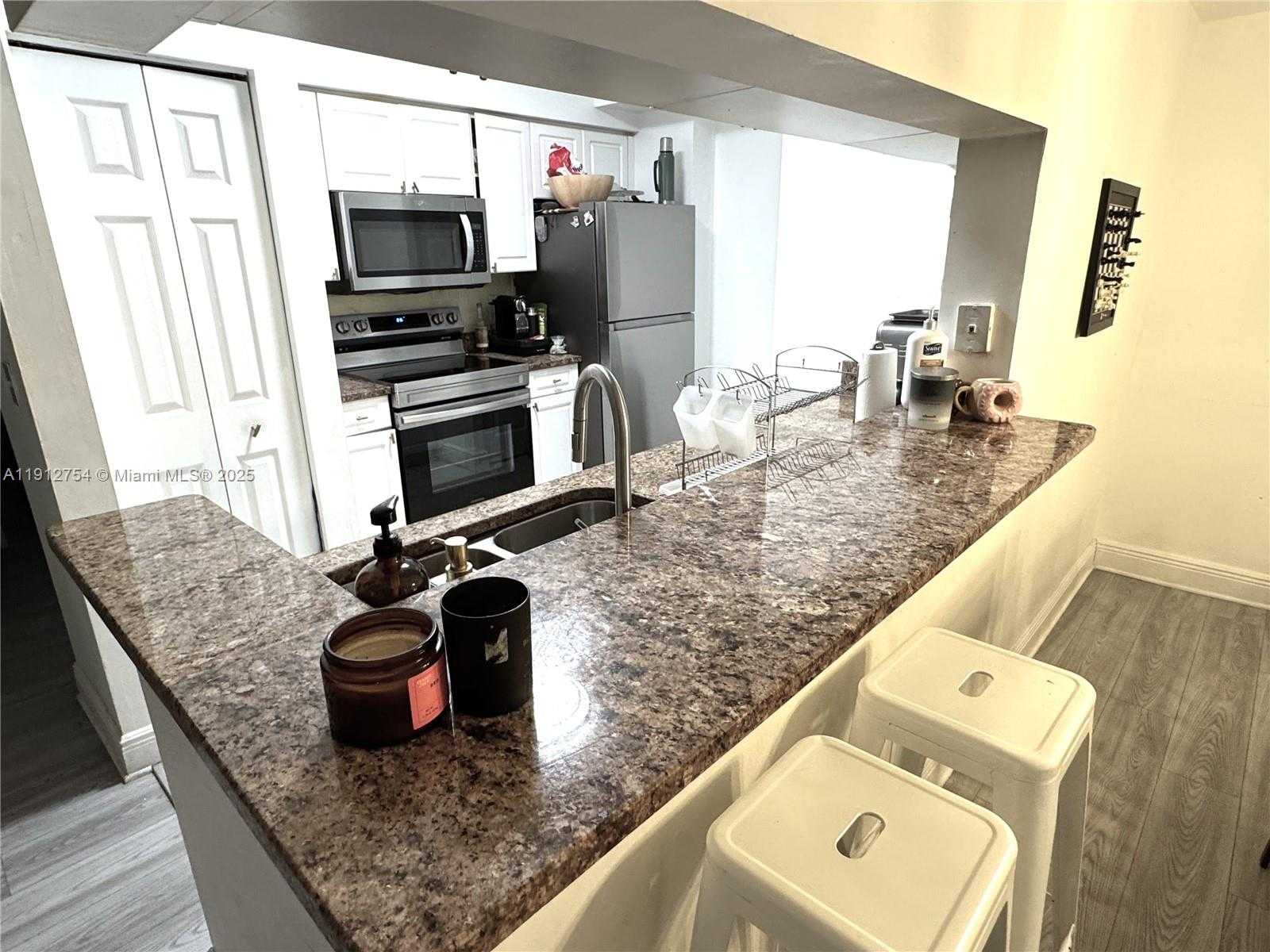 Small Image of 17125 NORTH BAY RD #3105, Sunny Isles Beach Number 10