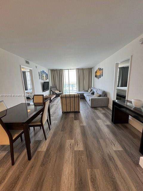 Small Image of 5161 COLLINS AVE #1406, Miami Beach Number 2