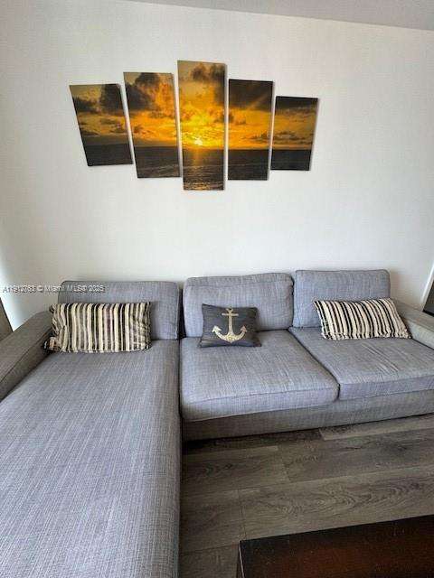 Small Image of 5161 COLLINS AVE #1406, Miami Beach Number 4