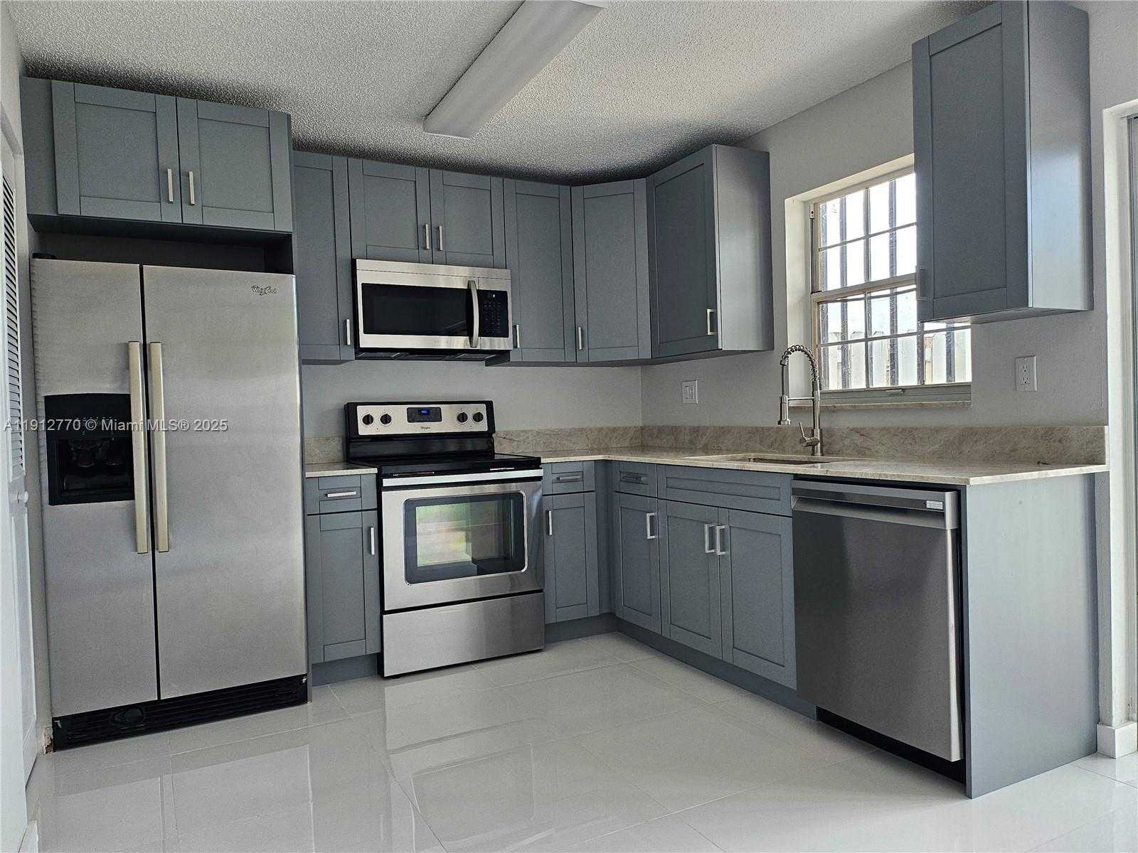 Small Image of 6410 SOUTH WEST 130TH AVE #510, Miami Number 4