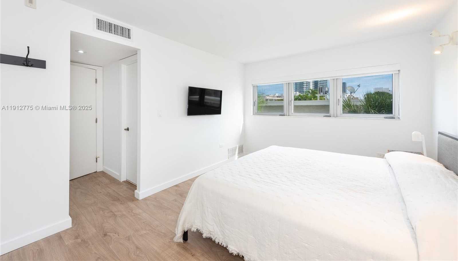 Small Image of 1881 WASHINGTON AVE #3D, Miami Beach Number 8