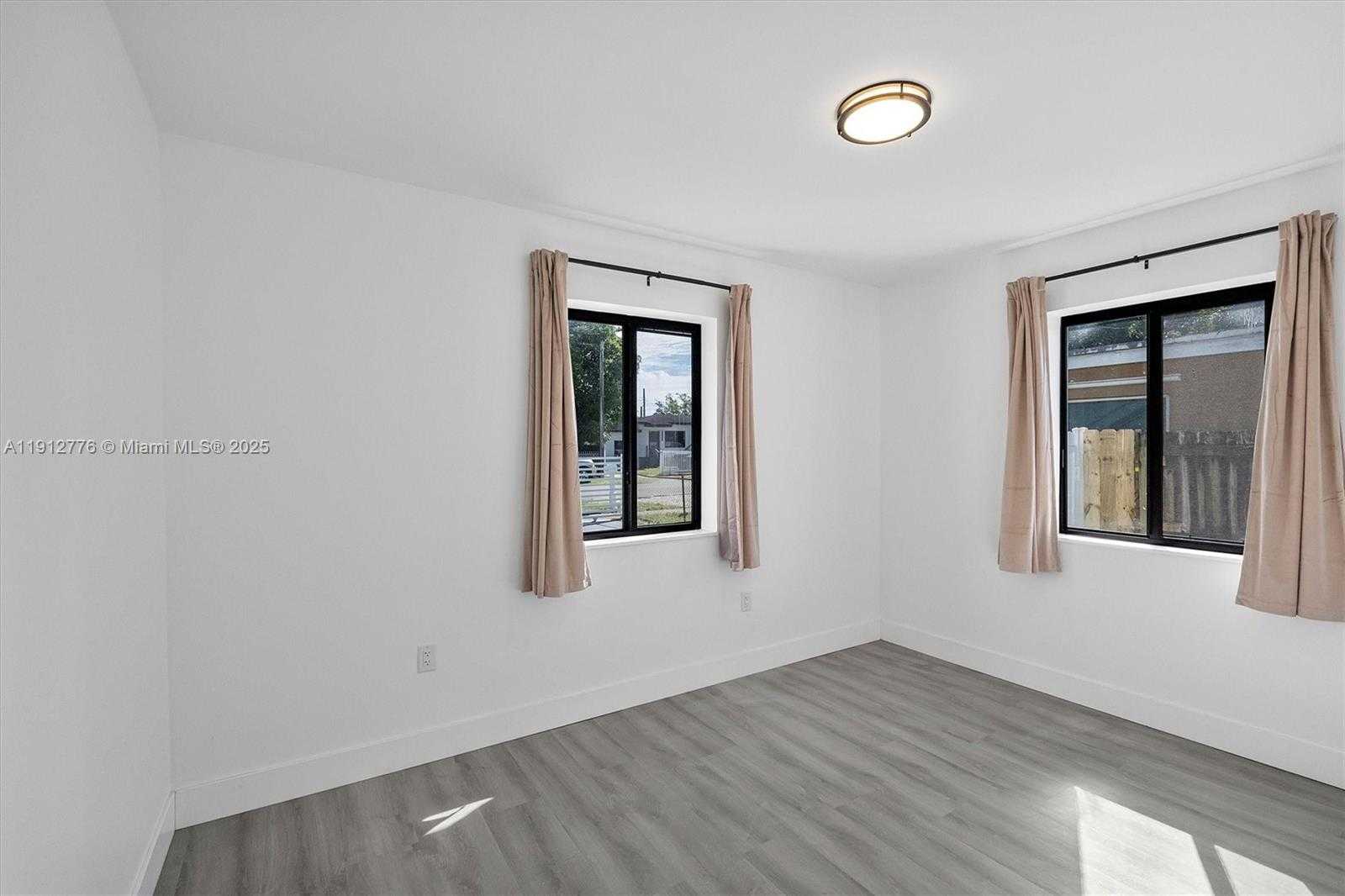 Small Image of 11730 NORTH WEST 3RD AVE, Miami Number 12