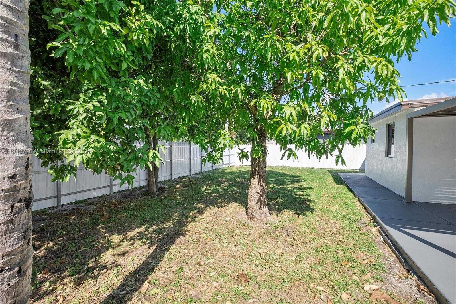 Small Image of 11730 NORTH WEST 3RD AVE, Miami Number 20