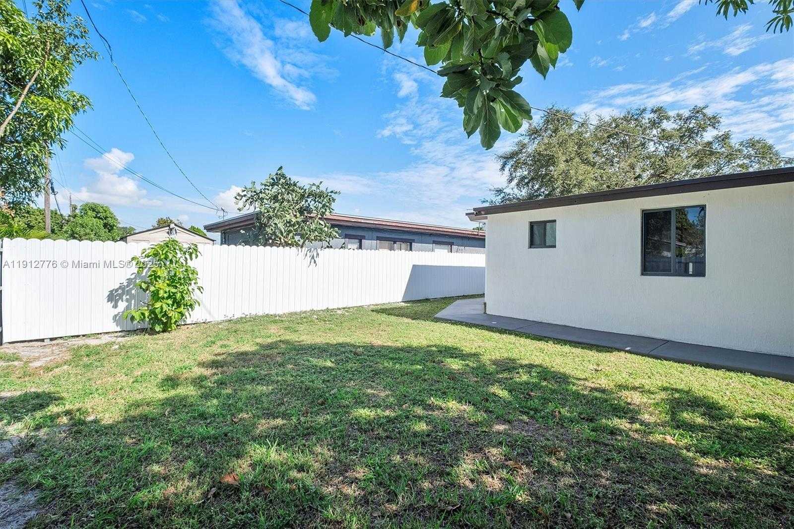 Small Image of 11730 NORTH WEST 3RD AVE, Miami Number 22