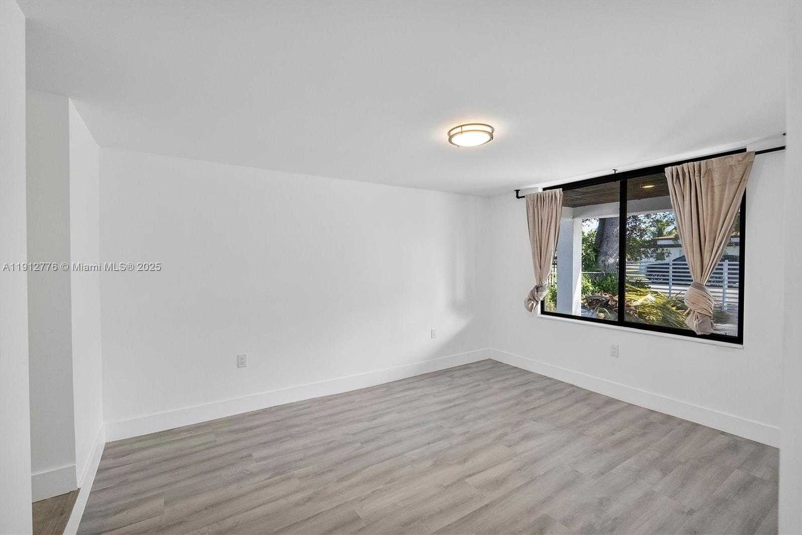 Small Image of 11730 NORTH WEST 3RD AVE, Miami Number 6